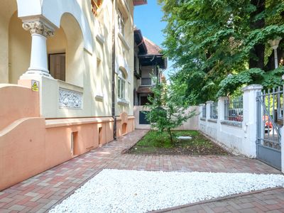 Casă cu 8 camere de vânzare în Kiseleff, București – fotografia 2 din 38