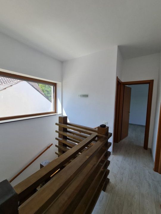 Casă cu 5 camere de vânzare în Mogoșoaia – fotografia 12 din 21