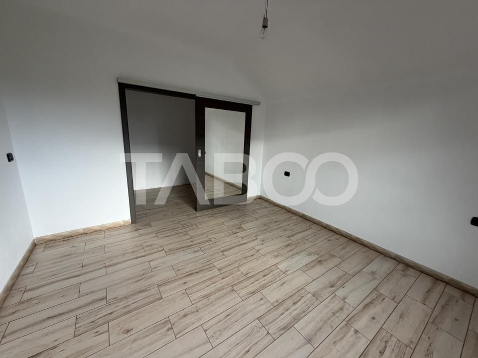 Casă cu 5 camere de vânzare în Sercaia – fotografia 14 din 18