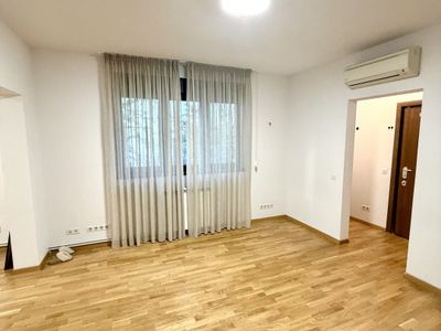 Apartament cu 3 camere de închiriat în P-ta Dorobanti, București – fotografia 2 din 9