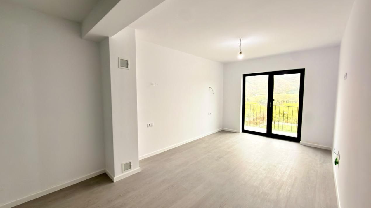 Casă cu 4 camere de vânzare în Sud-Vest, Cisnadioara – fotografia 3 din 25