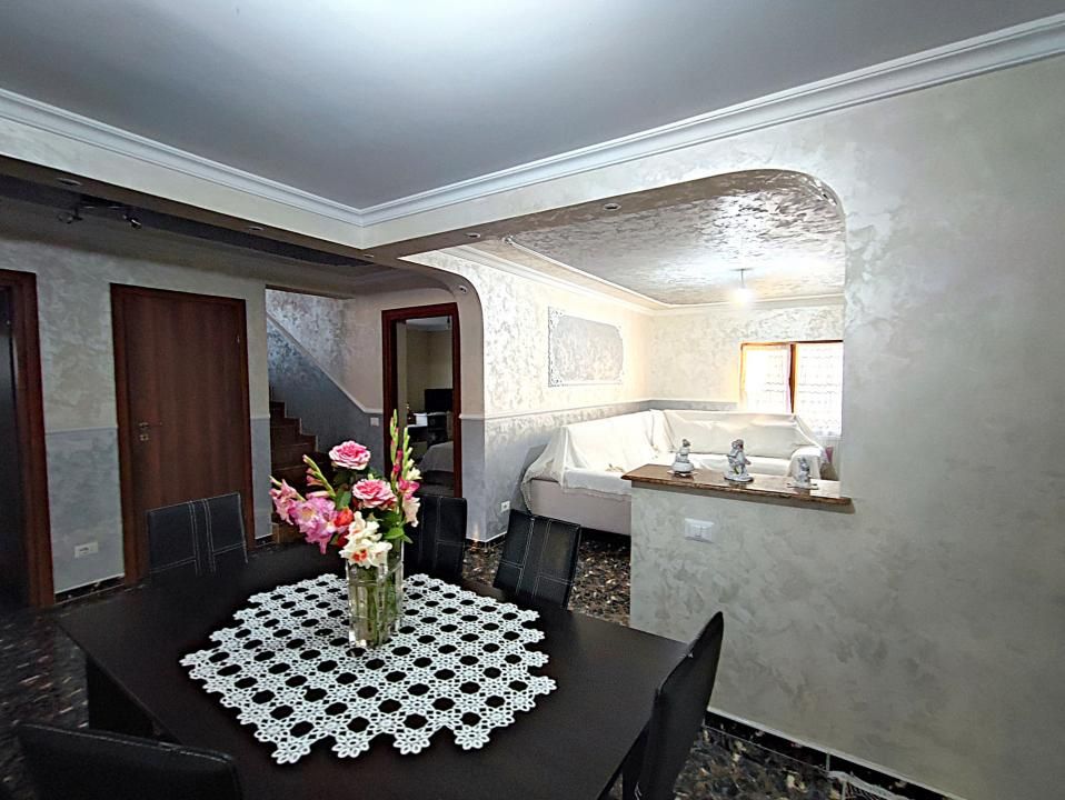 Casă cu 5 camere de vânzare în Valu lui Traian – fotografia 3 din 29