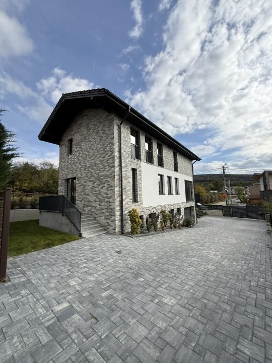 Casă cu 5 camere de vânzare în Faget / Vila Tusa, Cluj-Napoca – fotografia 2 din 34
