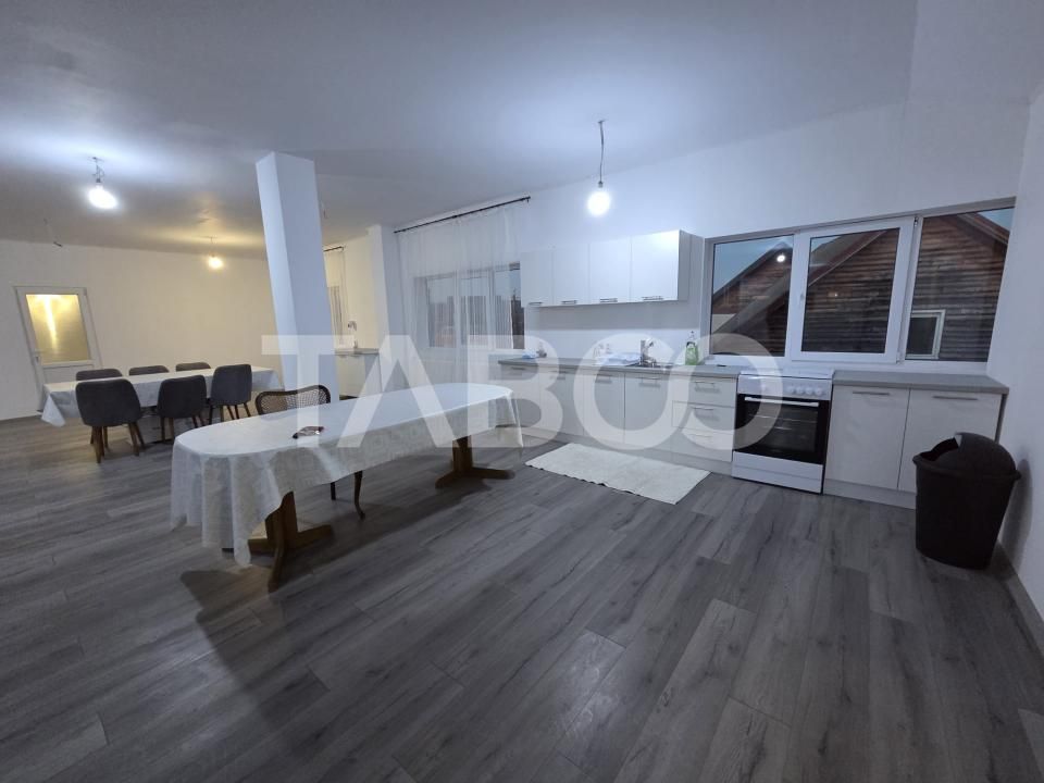 Casă cu 9 camere de închiriat în Făgăraș – fotografia 1 din 15