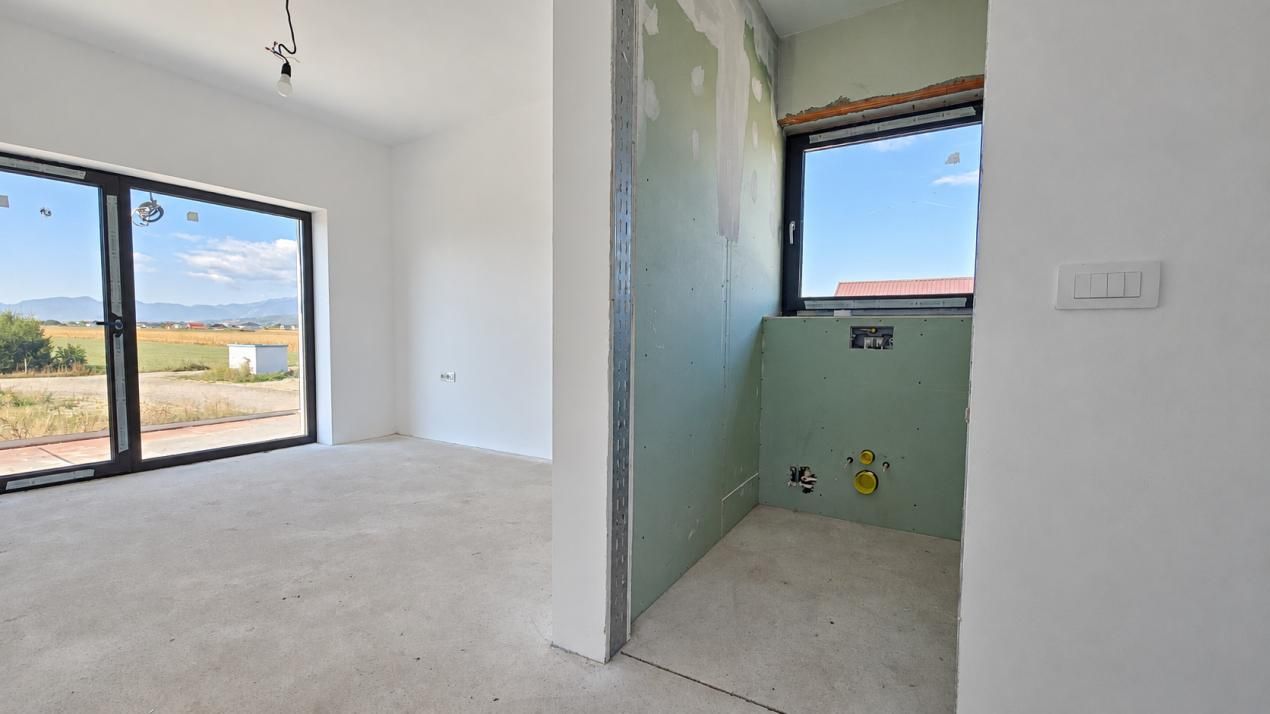 Casă cu 5 camere de vânzare în Central, Cristian – fotografia 22 din 26