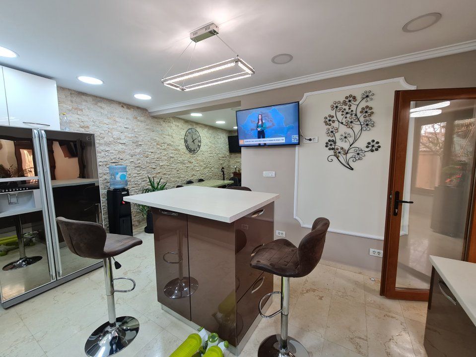 Casă cu 6 camere de vânzare în Domnești – fotografia 10 din 36