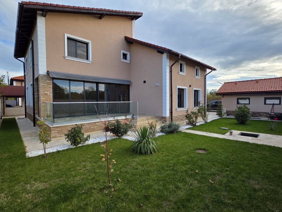 Casă cu 8 camere de vânzare în Snagov – fotografia 4 din 26