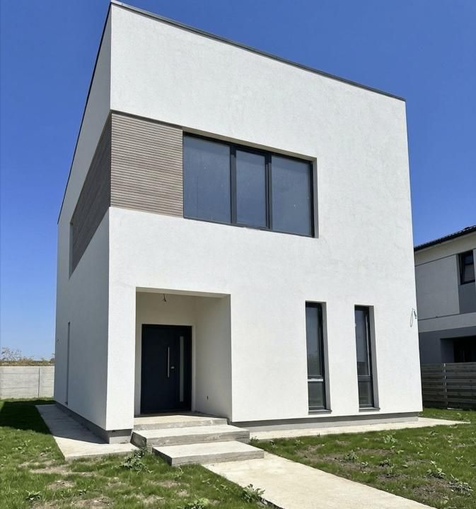Casă cu 4 camere de vânzare în Central, Tunari – fotografia 2 din 14