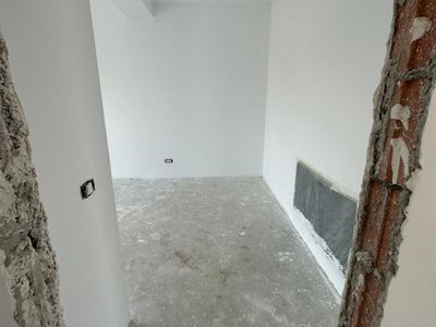 Casă cu 4 camere de vânzare în Central, Tunari – fotografia 4 din 14