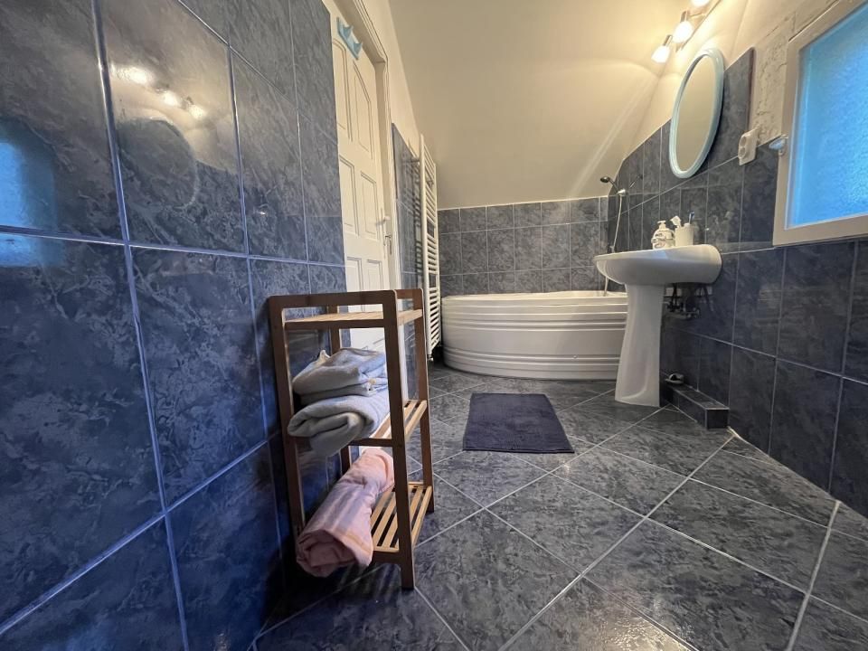 Casă cu 4 camere de vânzare în Central, Magura (Hulubesti) – fotografia 25 din 41