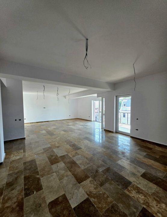 Casă cu 12 camere de vânzare în Faleza Nord, Constanța – fotografia 4 din 22