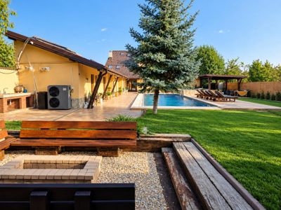 Casă cu 10 camere de vânzare în Mogoșoaia – fotografia 3 din 38