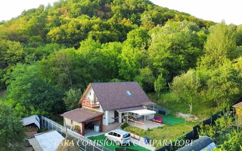 Casă cu 4 camere de vânzare în Sud, Băile Olănești
