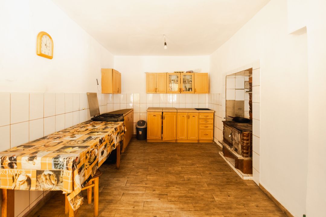 Casă cu 6 camere de vânzare în Jebel – fotografia 15 din 22
