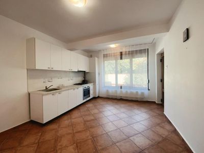 Casă cu 4 camere de vânzare în Sud, Ploiești – fotografia 4 din 17