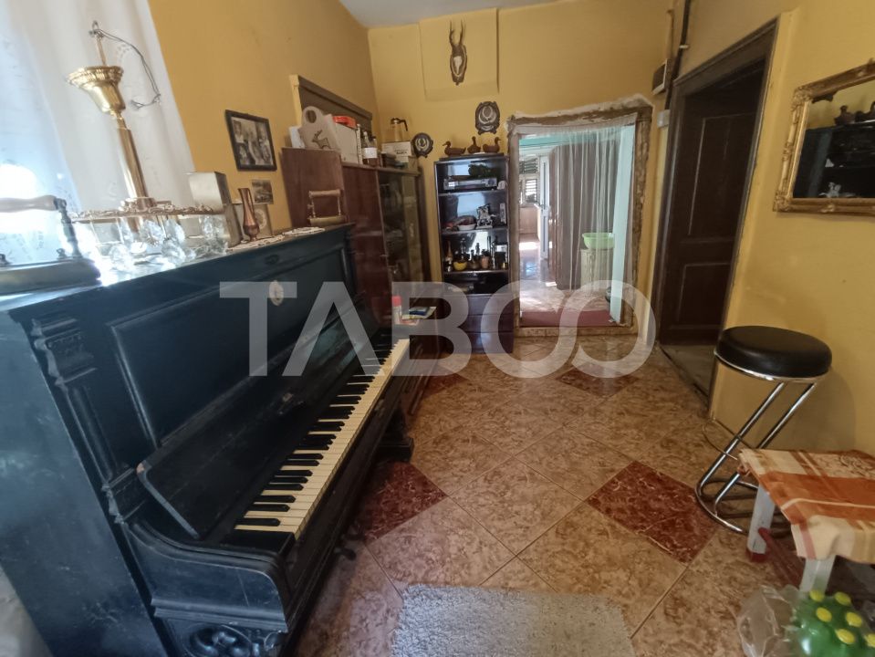 Casă cu 6 camere de vânzare în Nou – fotografia 9 din 27