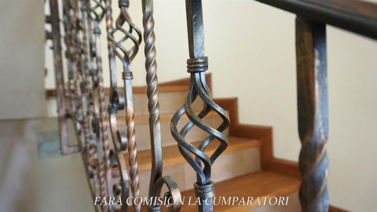 Casă cu 6 camere de vânzare în Berislavesti – fotografia 15 din 41