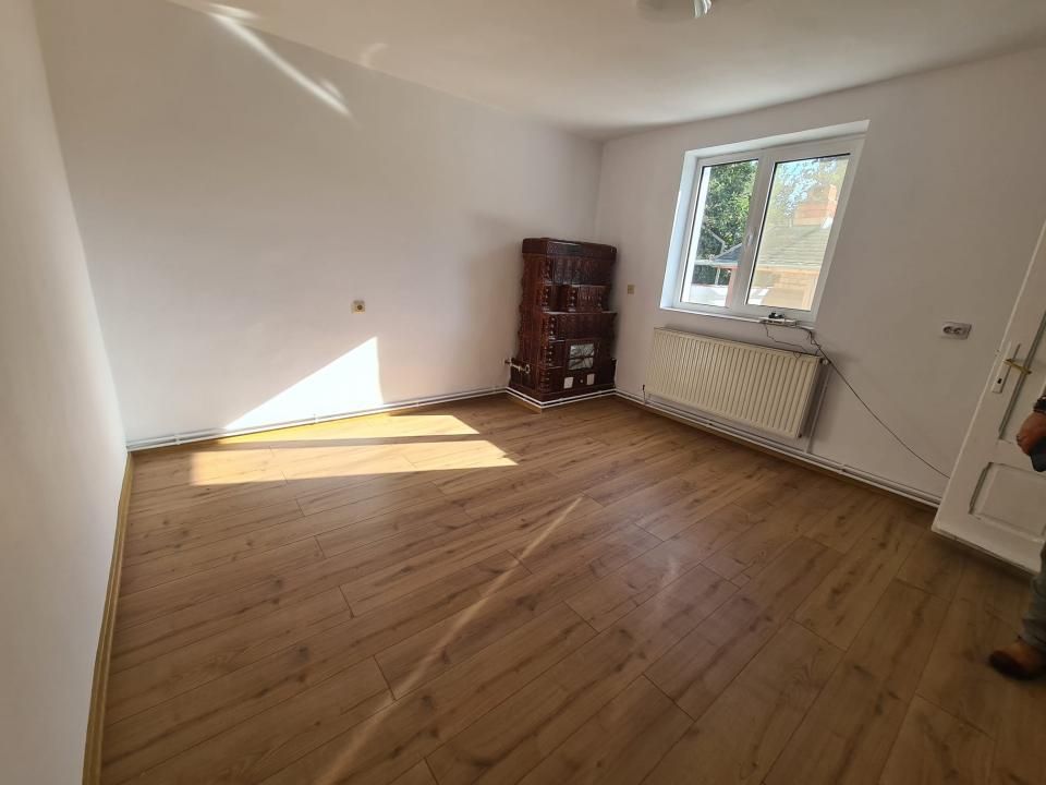 Casă cu 7 camere de vânzare în Sud, Câmpina – fotografia 19 din 24