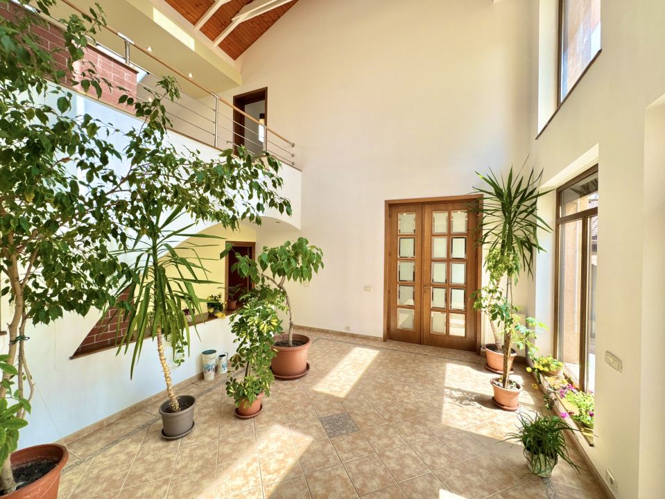 Casă cu 10 camere de vânzare în Central, Frumusani – fotografia 14 din 40