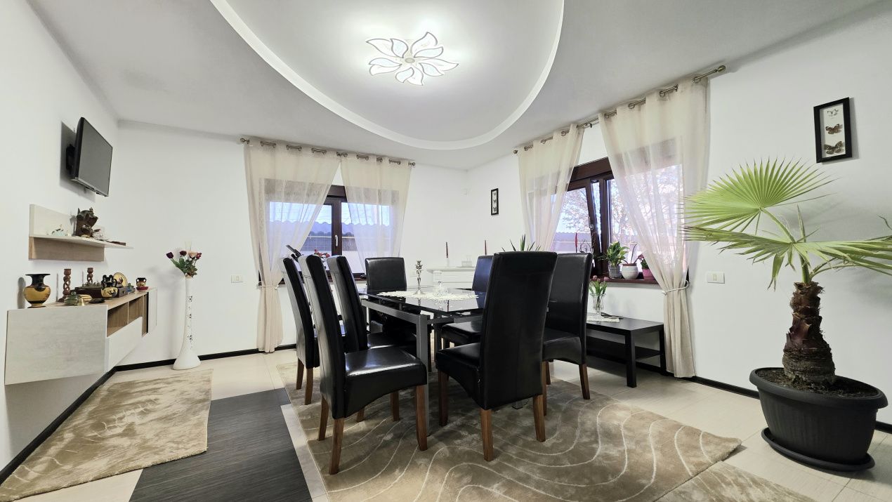 Casă cu 6 camere de vânzare în Mamaia-Sat – fotografia 5 din 36
