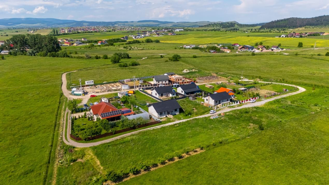 Casă cu 4 camere de vânzare în Sânpetru – fotografia 11 din 13