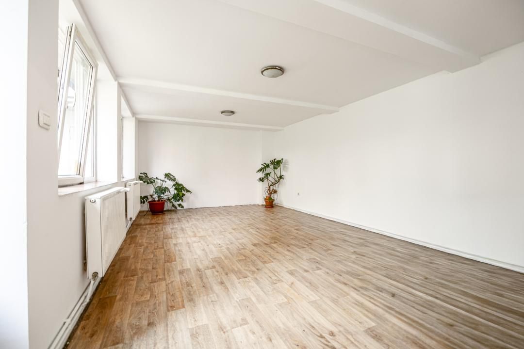 Casă cu 5 camere de vânzare în Noua, Brașov – fotografia 3 din 27