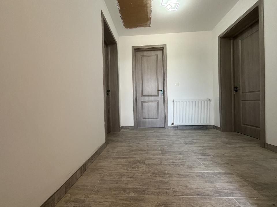 Casă cu 4 camere de vânzare în Central, Cuparu – fotografia 7 din 31