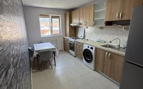 Apartament cu 3 camere de vânzare în Florilor, Florești