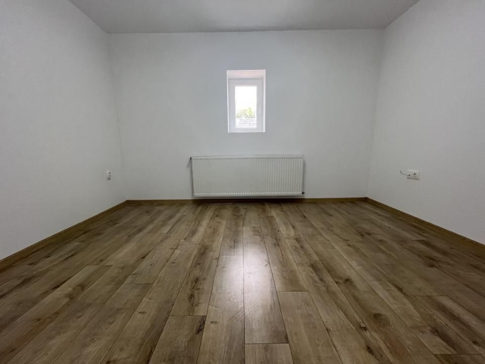 Casă cu 4 camere de vânzare în Central, Cuparu – fotografia 12 din 31