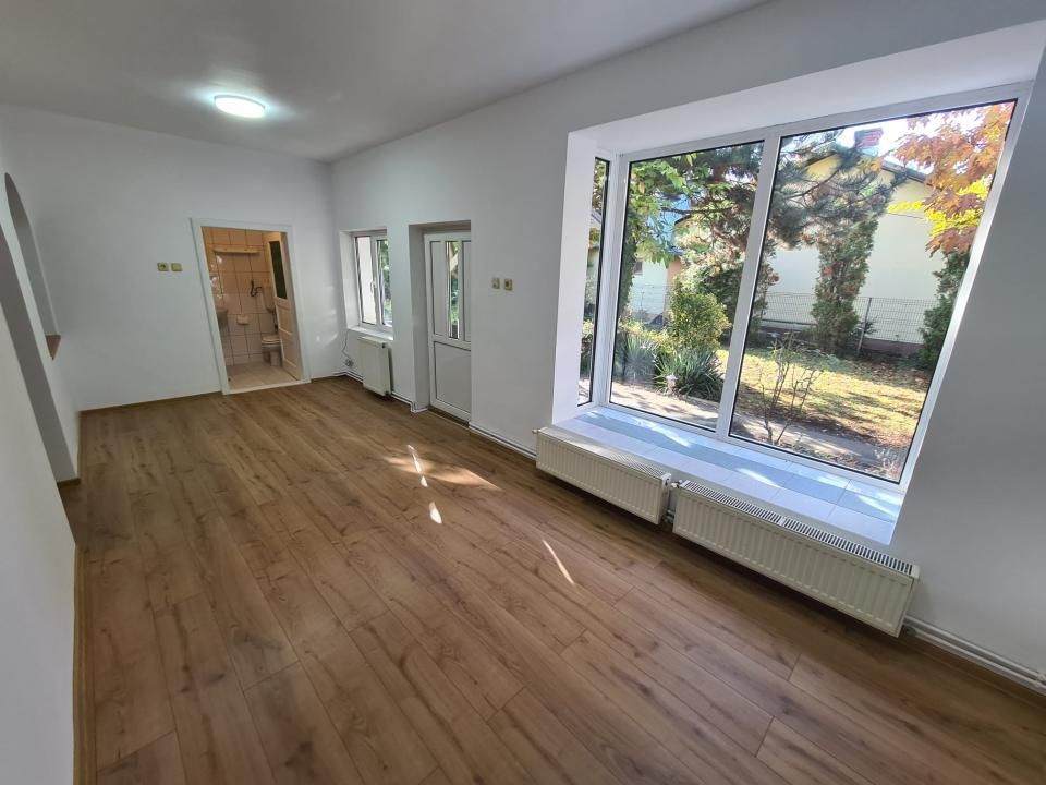 Casă cu 7 camere de vânzare în Sud, Câmpina – fotografia 8 din 24