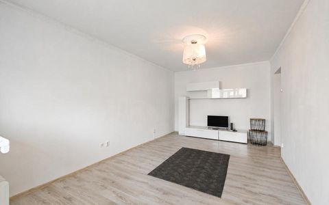 Apartament cu 3 camere de vânzare în Drumul Taberei, București