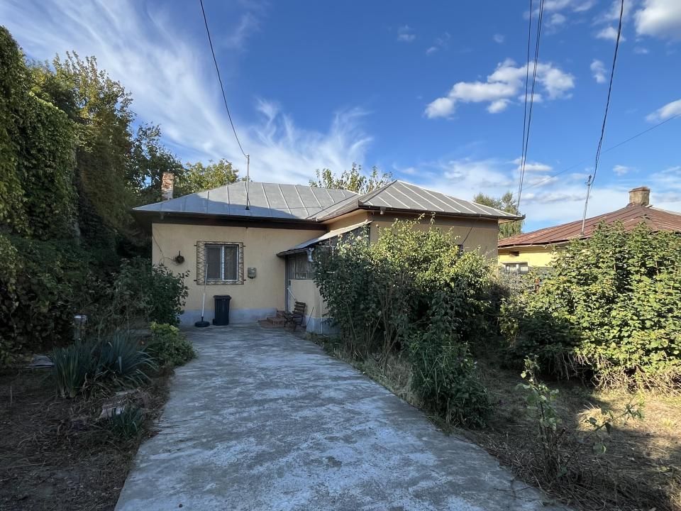 Casă cu 3 camere de vânzare în Nord, Găești – fotografia 32 din 35