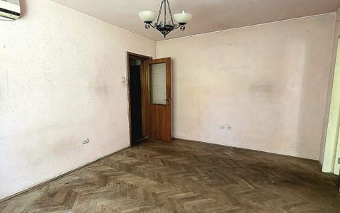 Apartament cu 3 camere de vânzare în Tomis IV, Constanța