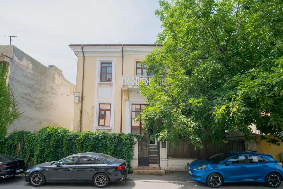 Casă cu 16 camere de vânzare în Peninsula, Constanța – fotografia 1 din 21