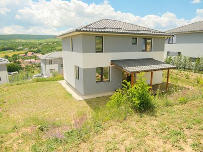 Casă cu 5 camere de vânzare în Central, Pata – fotografia 3 din 50