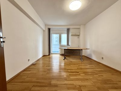 Apartament cu 3 camere de închiriat în Decebal, București – fotografia 2 din 12