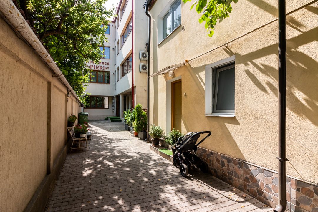 Casă cu 9 camere de vânzare în Unirii, București – fotografia 48 din 49