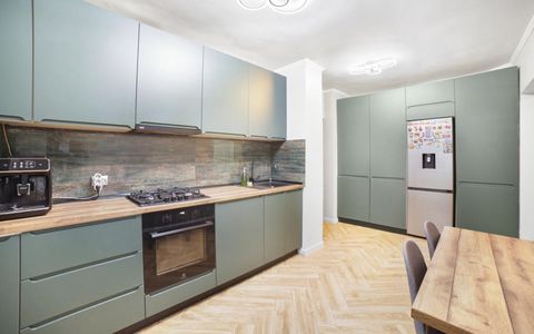 Apartament cu 3 camere de vânzare în Vatra Luminoasa, București