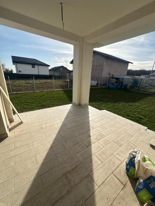 Casă cu 5 camere de vânzare în Dascalu – fotografia 27 din 33