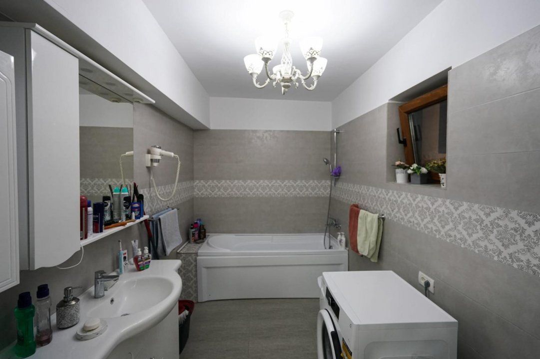Casă cu 4 camere de vânzare în Domnești – fotografia 10 din 13