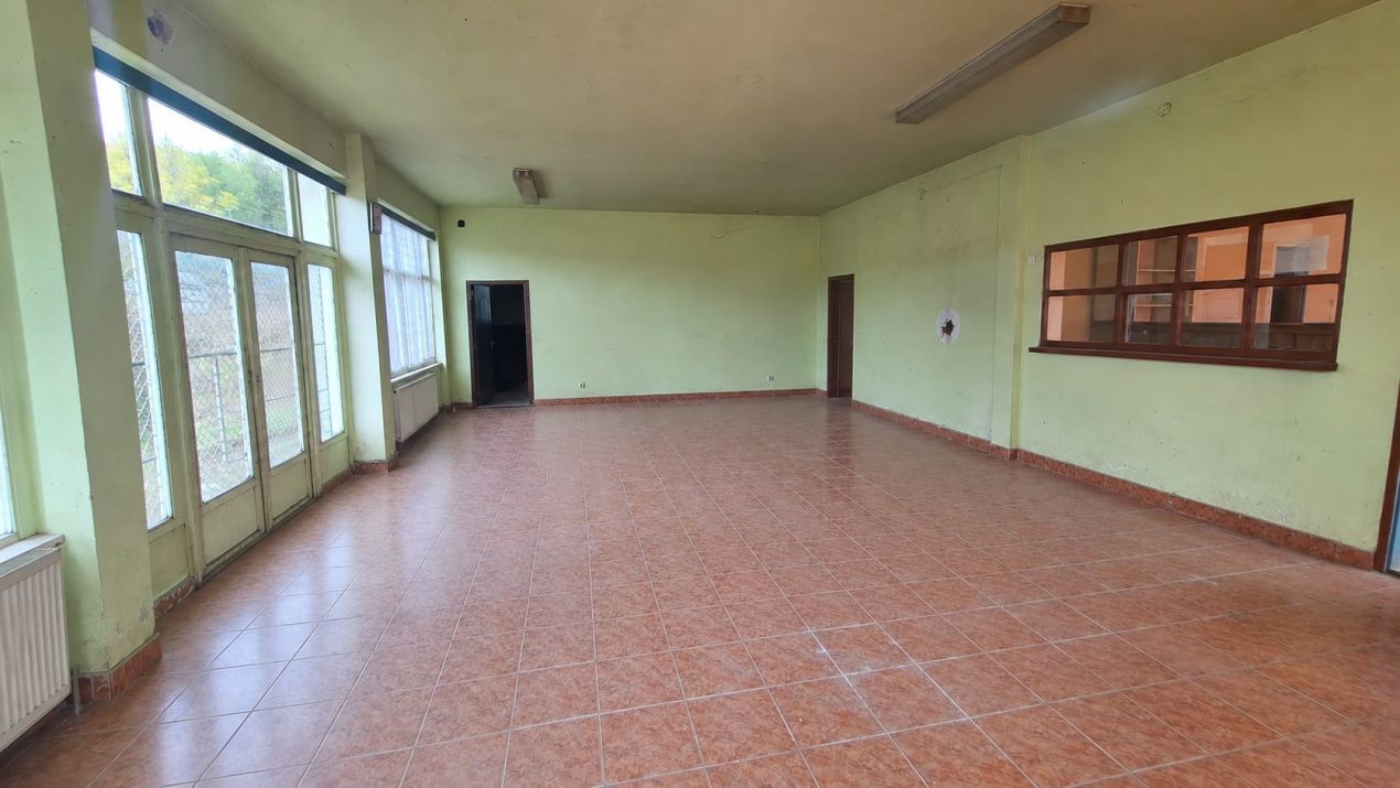 Spațiu comercial cu 4 camere de vânzare în Sorostin – fotografia 4 din 10