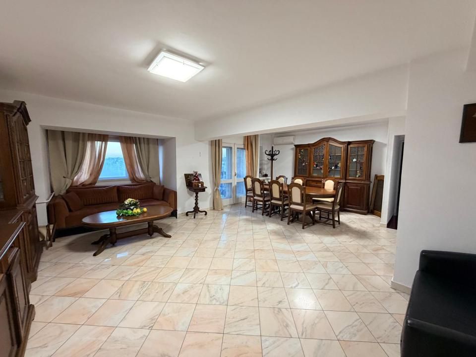 Apartament cu 4 camere de închiriat în Unirii, București – fotografia 2 din 14