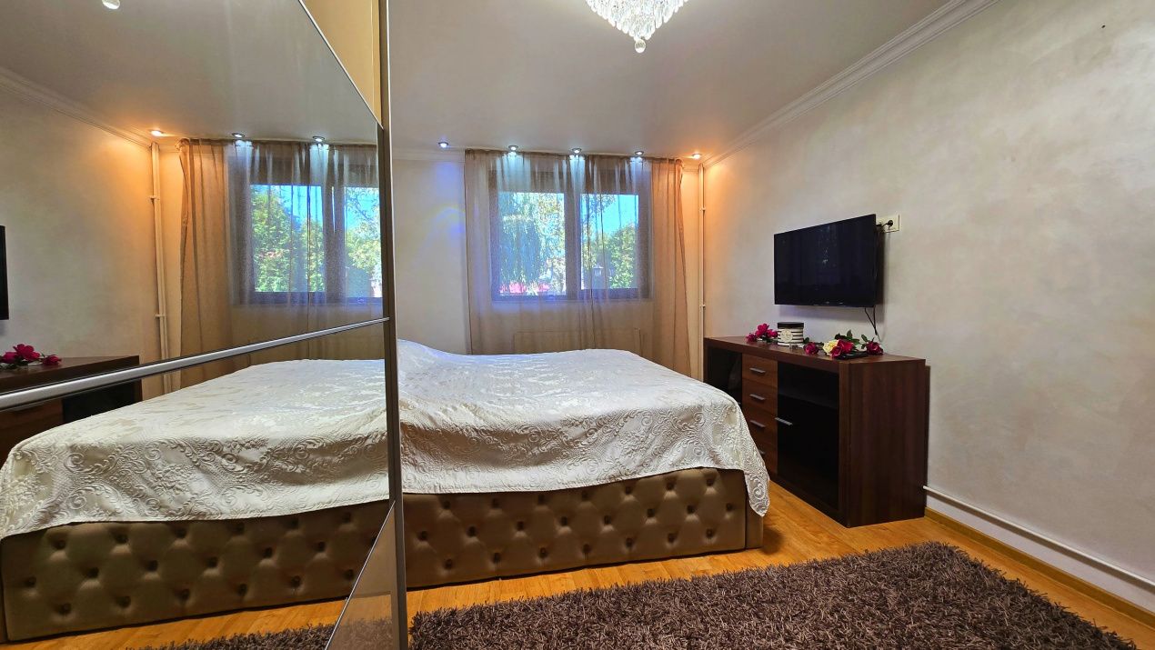 Casă cu 8 camere de vânzare în Central, Afumați – fotografia 37 din 91