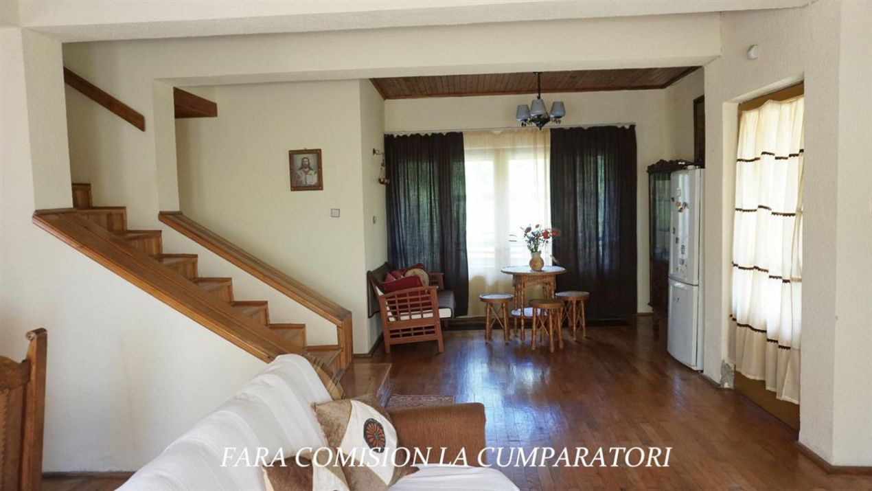 Casă cu 7 camere de vânzare în Daesti – fotografia 13 din 44
