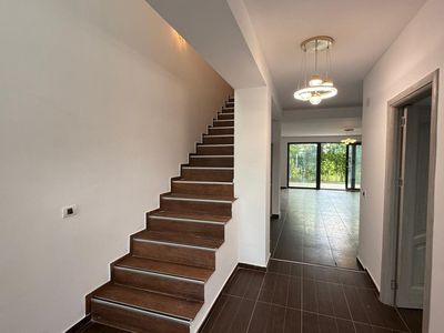 Casă cu 5 camere de vânzare în Corbeanca – fotografia 5 din 15