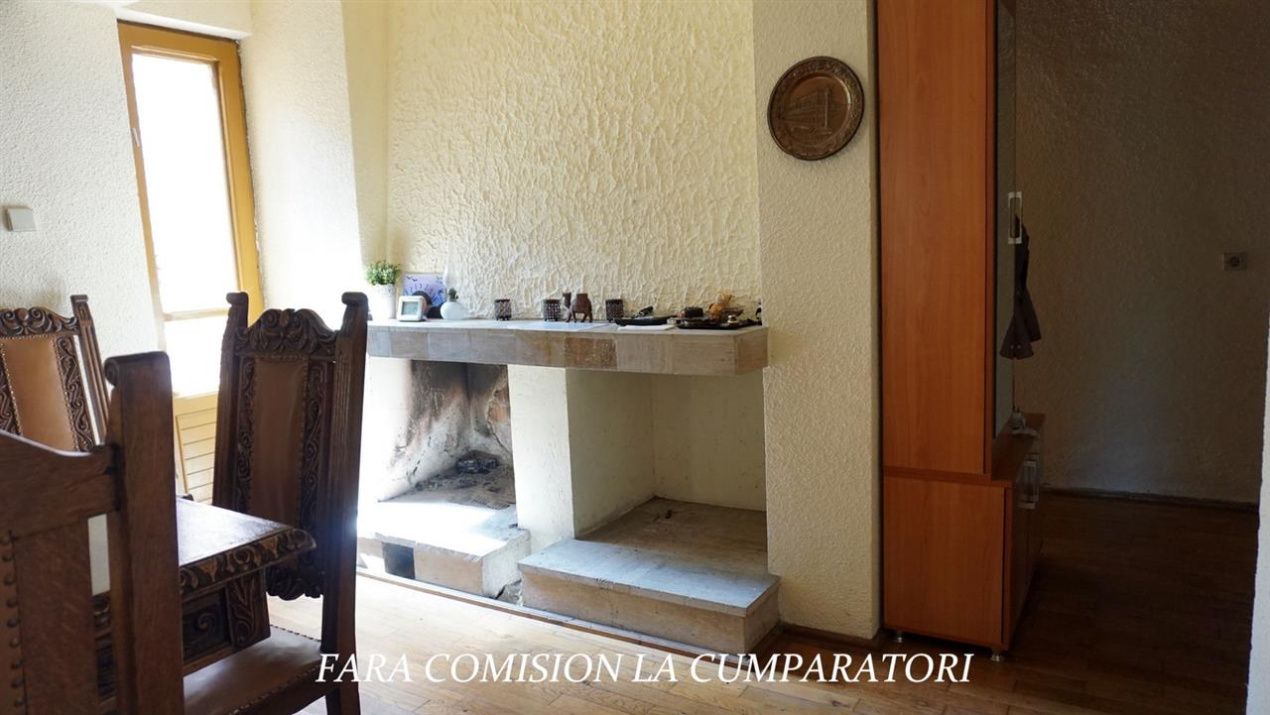 Casă cu 7 camere de vânzare în Daesti – fotografia 11 din 44