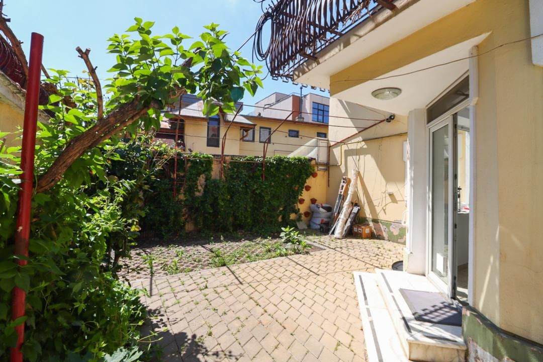 Casă cu 9 camere de închiriat în Tei, București – fotografia 1 din 22