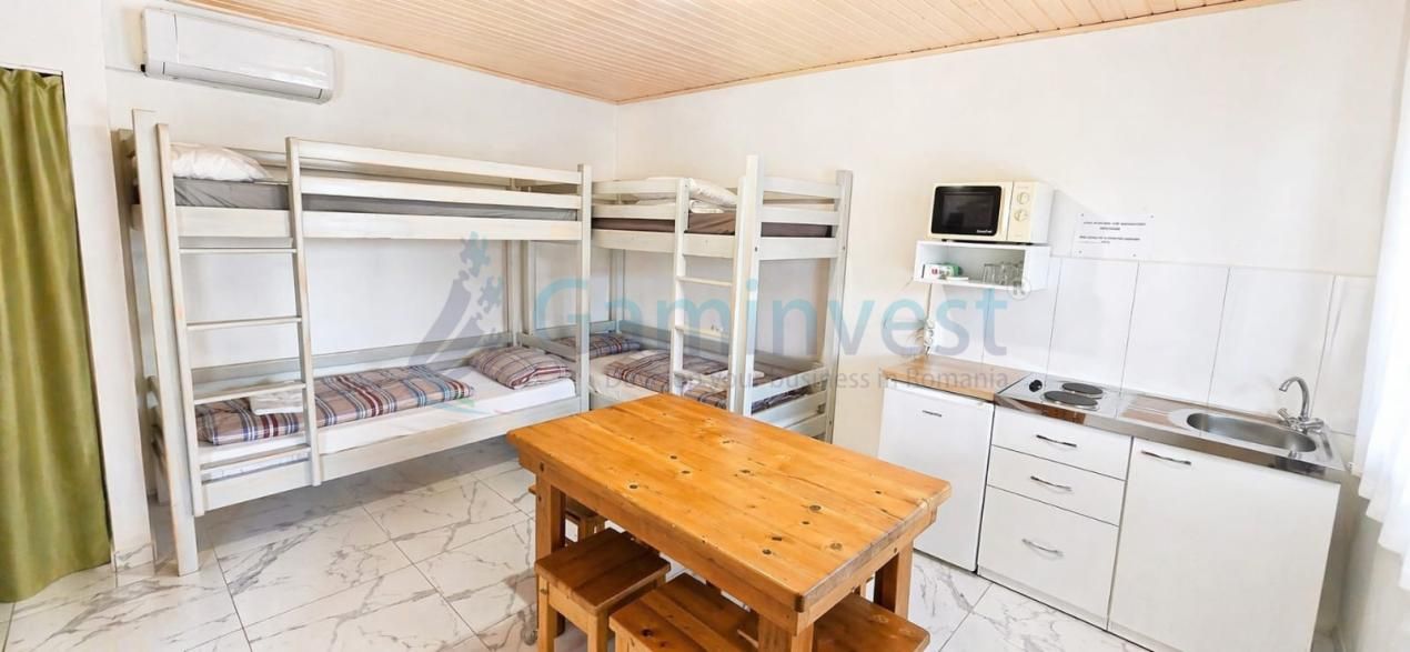 Proprietate cu 10 camere de vânzare în Central, Remetea – fotografia 20 din 24