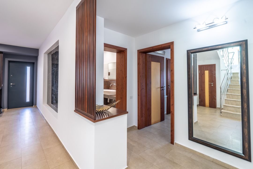 Casă cu 6 camere de vânzare în Braytim, Timișoara – fotografia 2 din 21