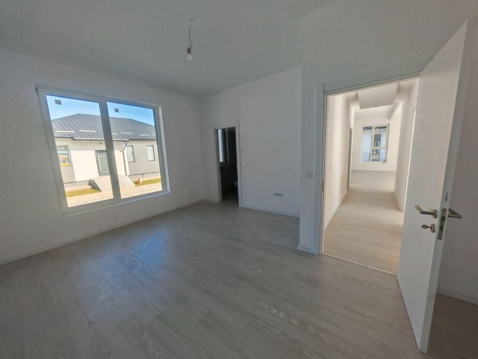 Casă cu 4 camere de vânzare în Central, Tunari – fotografia 18 din 18